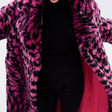Arwen Coat in Houndstooth Pink